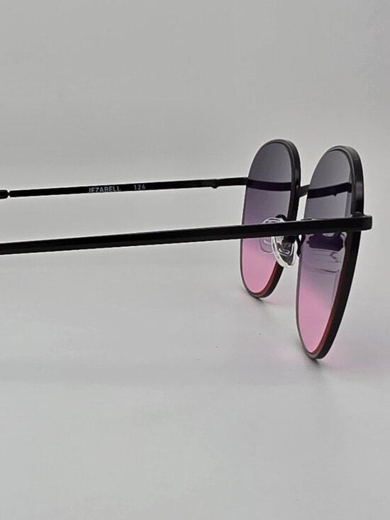 Quay Australia Jezabell Black Frame Black Pink Fade Lens Sunglasses w/ Case 57mm main image 11
